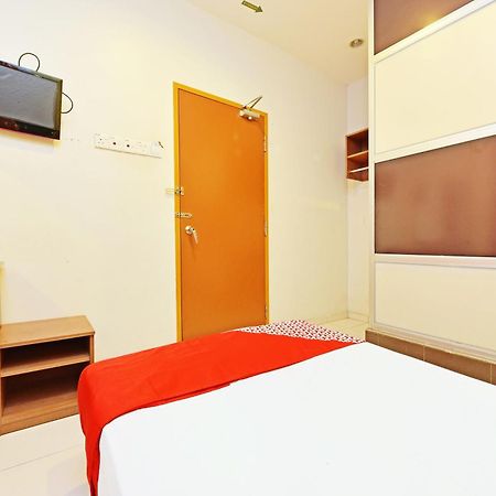 Oyo 582 Hotel Walk Inn Kampong Pasir Puteh  Zewnętrze zdjęcie