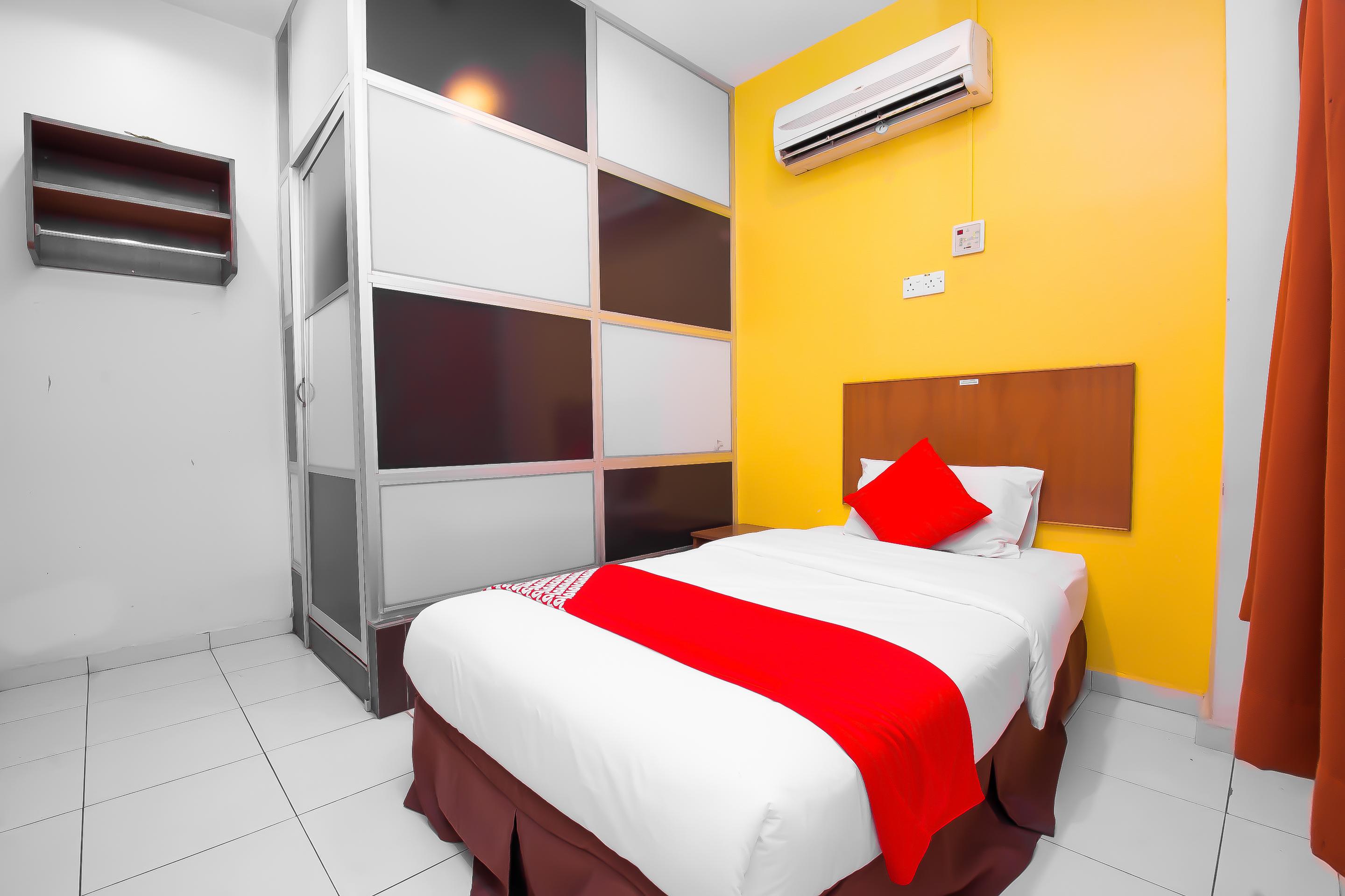 Oyo 582 Hotel Walk Inn Kampong Pasir Puteh  Zewnętrze zdjęcie