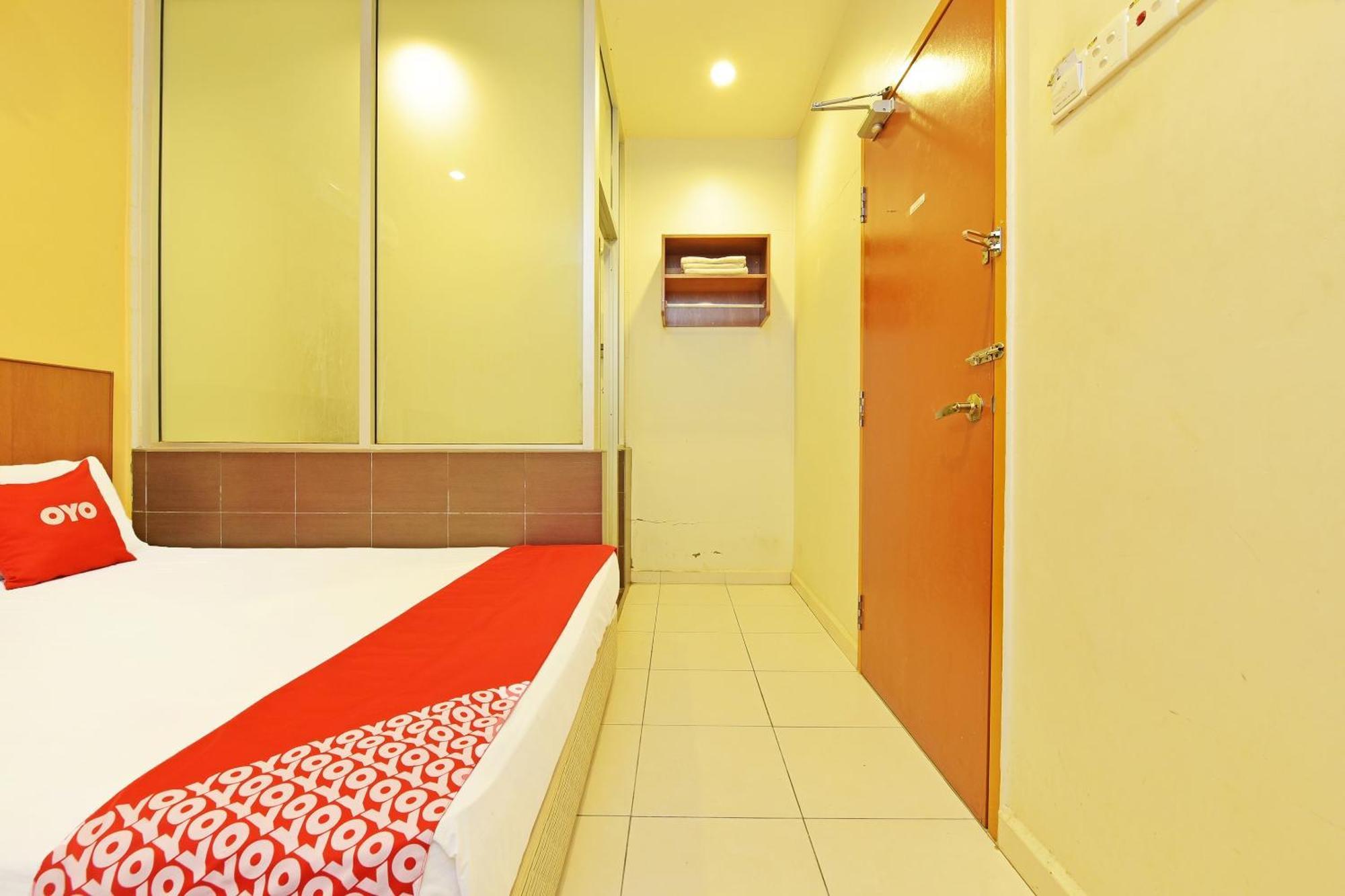 Oyo 582 Hotel Walk Inn Kampong Pasir Puteh  Zewnętrze zdjęcie