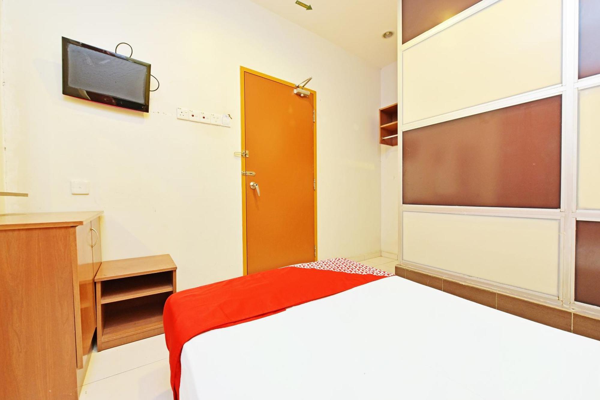 Oyo 582 Hotel Walk Inn Kampong Pasir Puteh  Zewnętrze zdjęcie