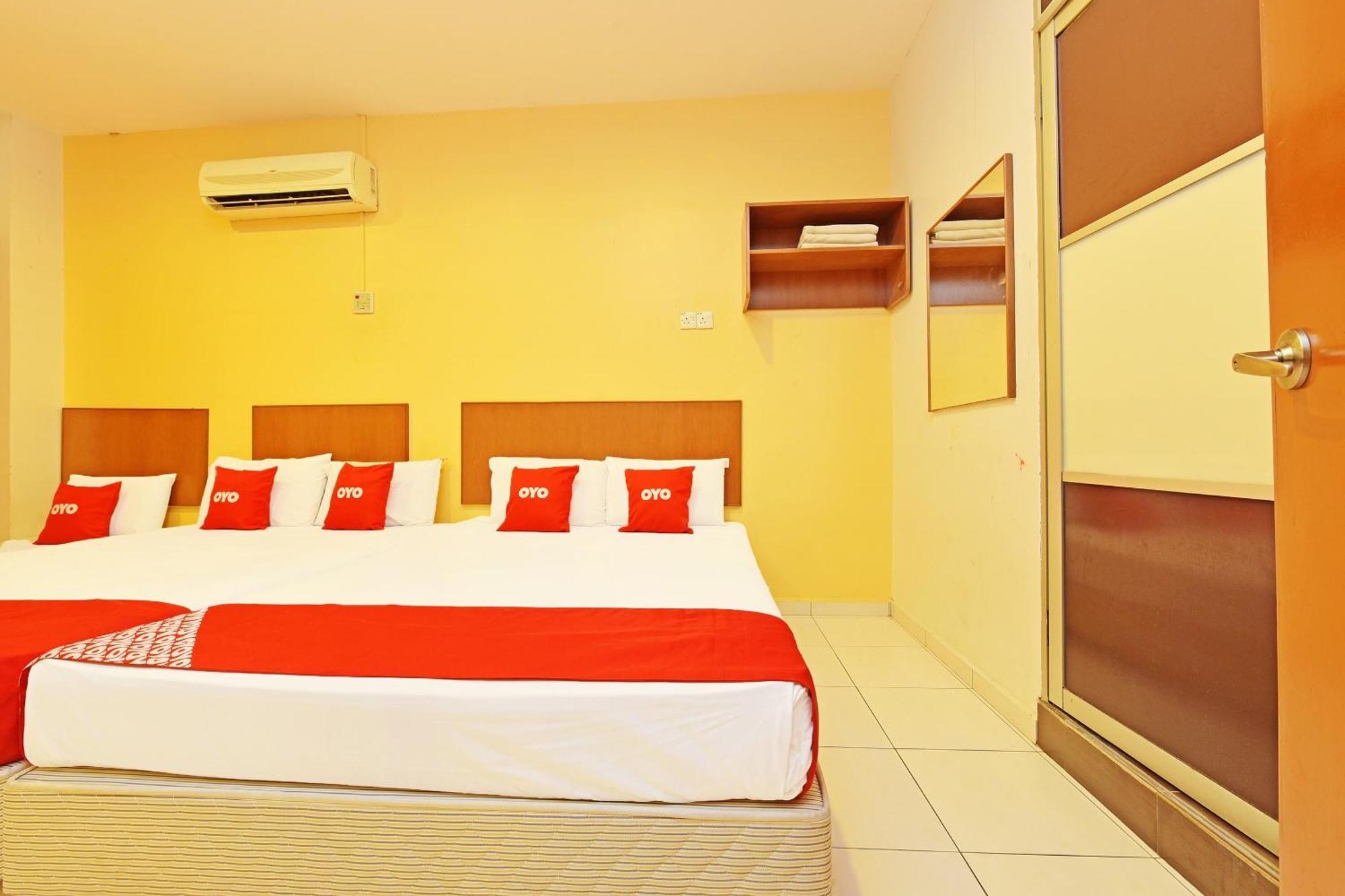 Oyo 582 Hotel Walk Inn Kampong Pasir Puteh  Zewnętrze zdjęcie