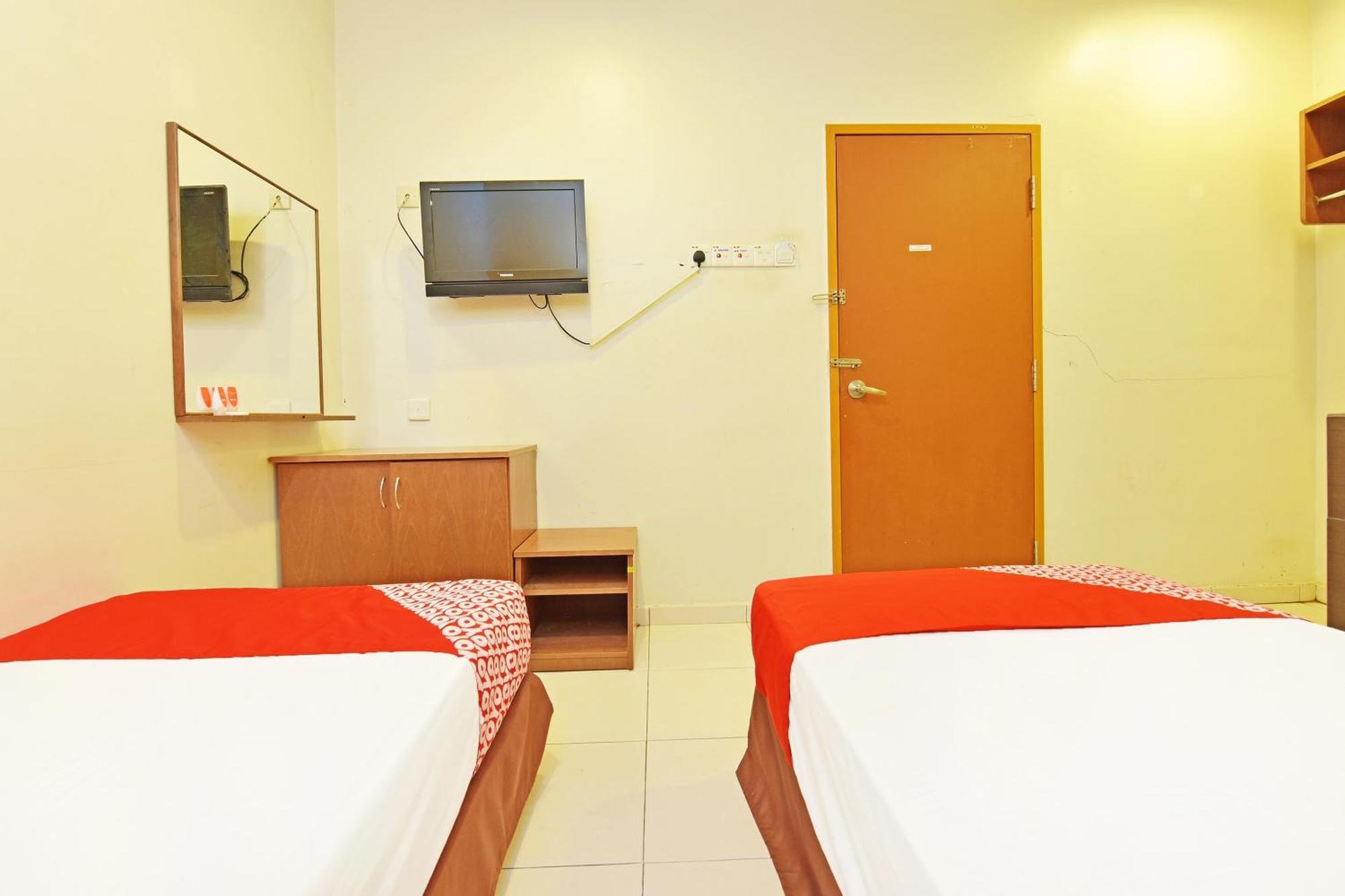 Oyo 582 Hotel Walk Inn Kampong Pasir Puteh  Zewnętrze zdjęcie