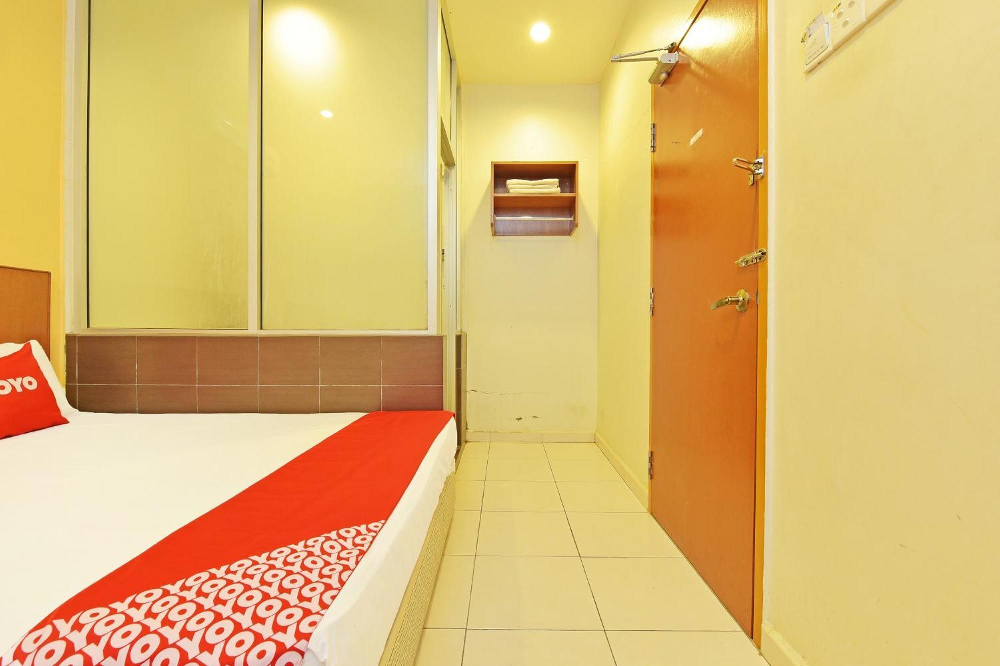 Oyo 582 Hotel Walk Inn Kampong Pasir Puteh  Zewnętrze zdjęcie