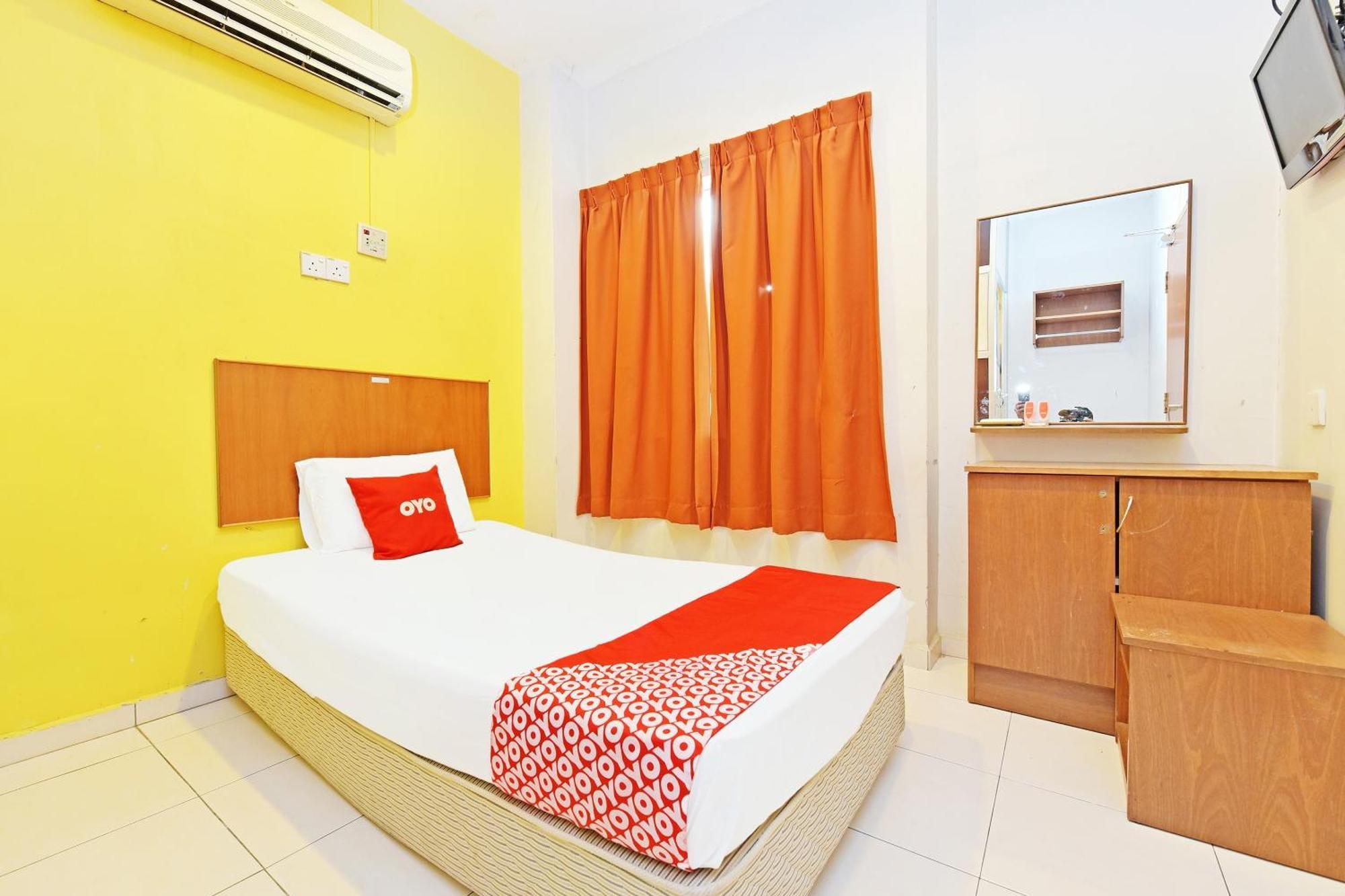 Oyo 582 Hotel Walk Inn Kampong Pasir Puteh  Zewnętrze zdjęcie