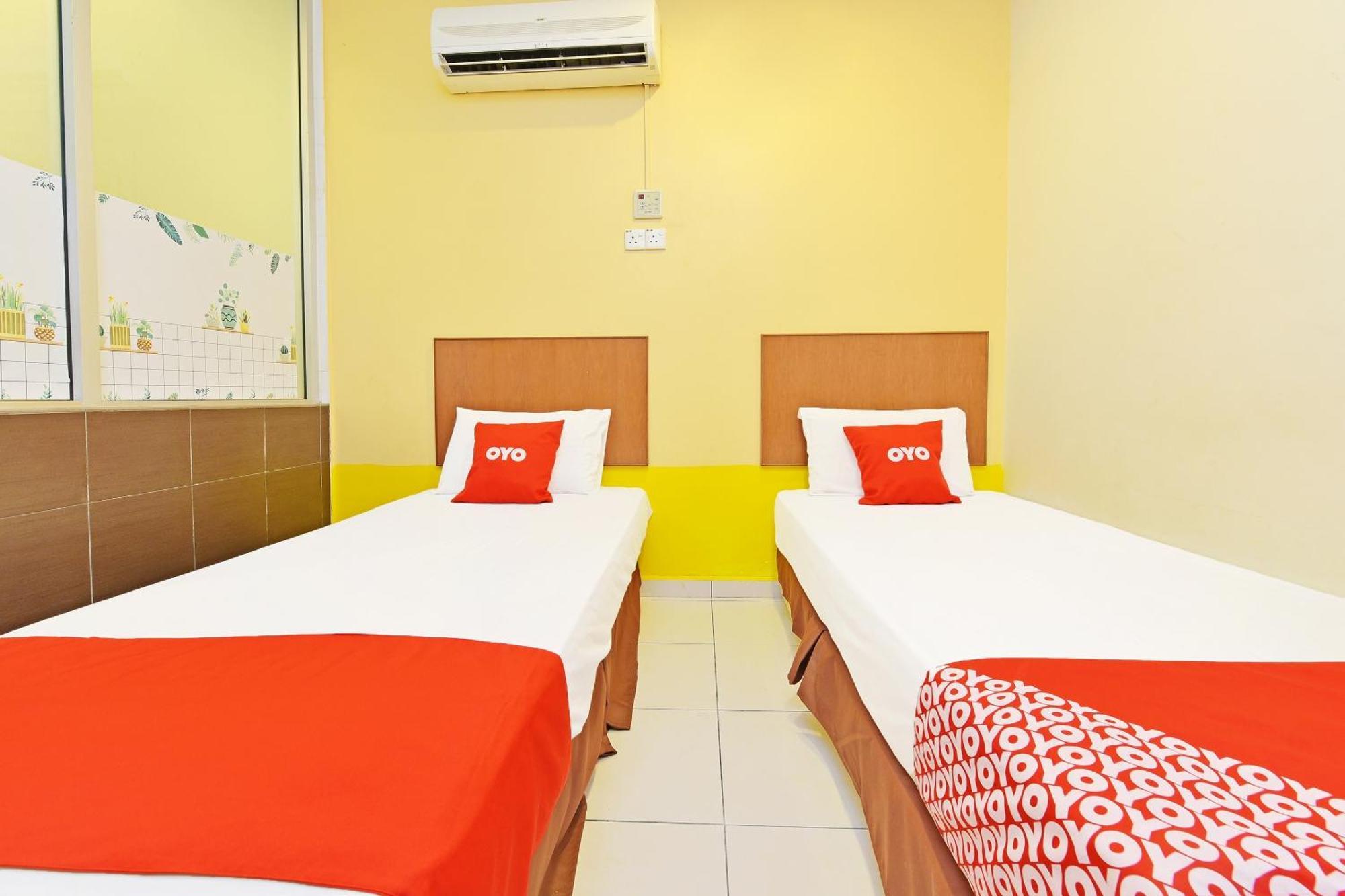 Oyo 582 Hotel Walk Inn Kampong Pasir Puteh  Zewnętrze zdjęcie