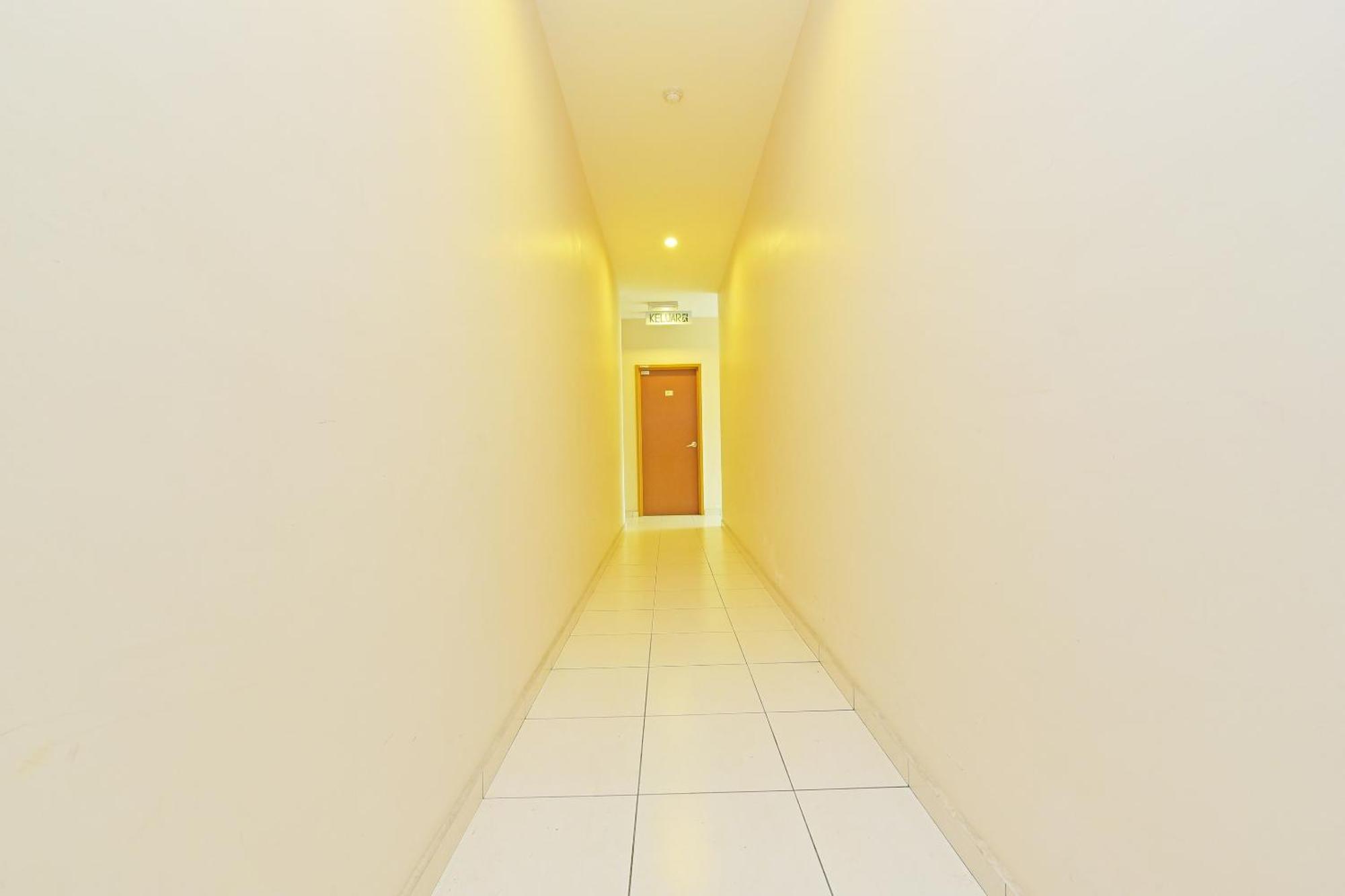 Oyo 582 Hotel Walk Inn Kampong Pasir Puteh  Zewnętrze zdjęcie